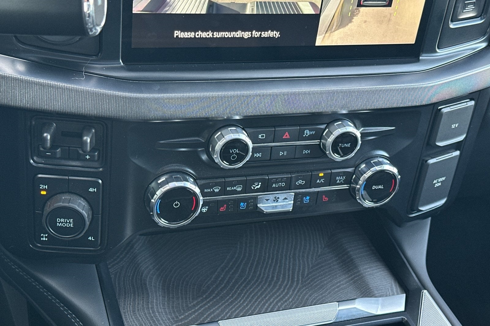 2025 Ford F-350SD Platinum