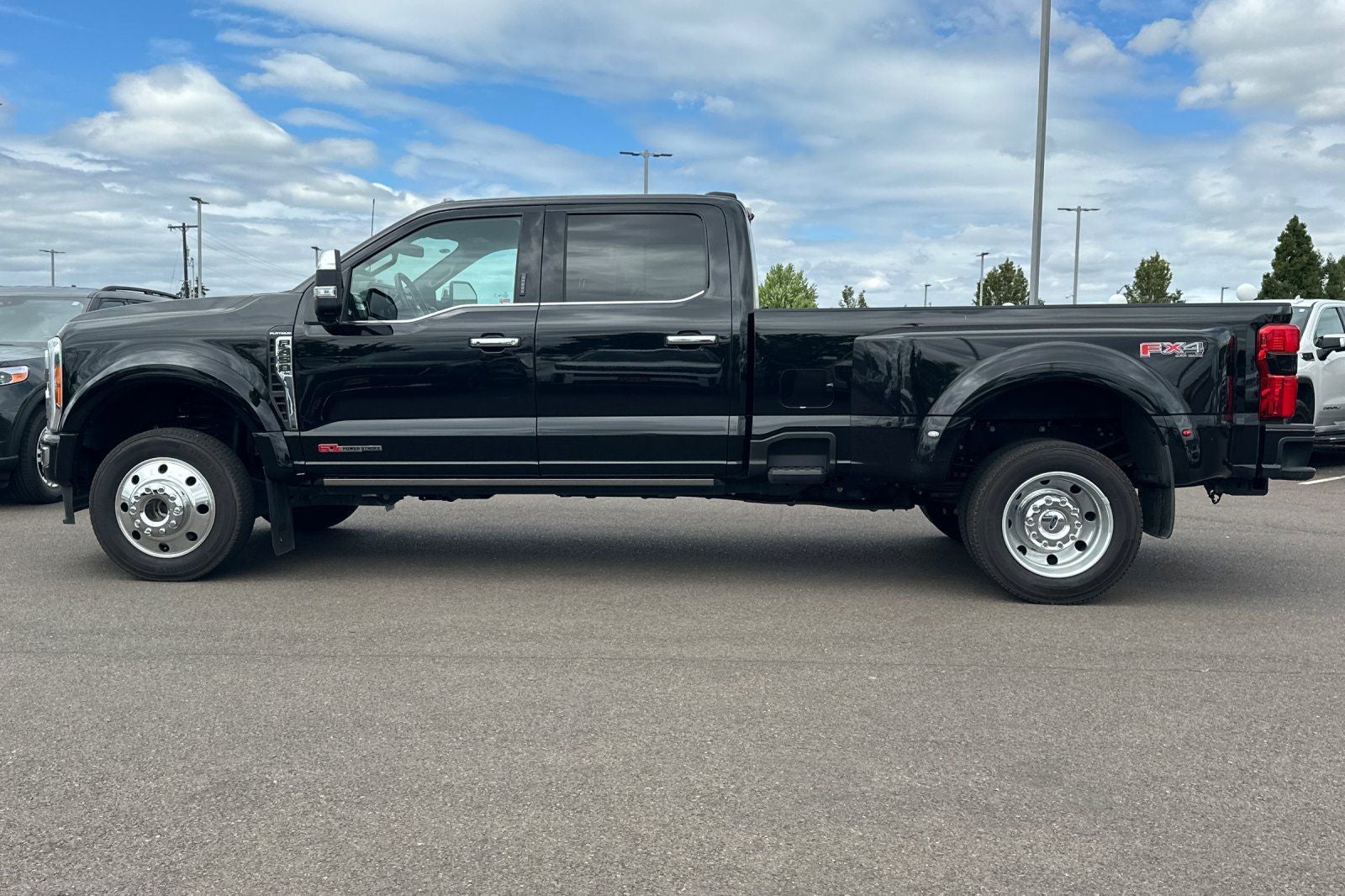 2023 Ford F-450SD Platinum