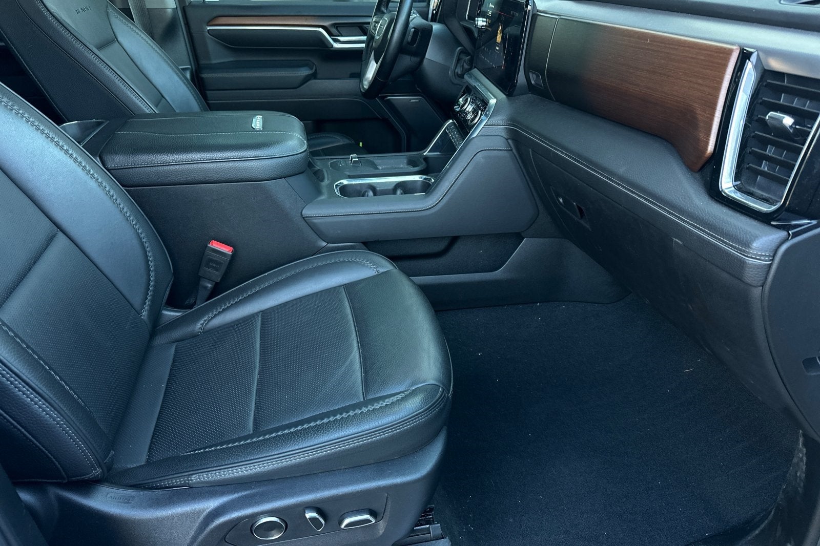 2025 GMC Sierra 2500HD Denali