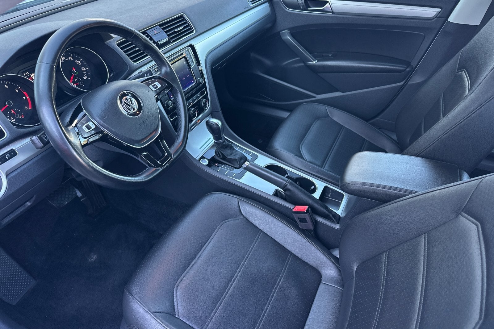 2019 Volkswagen Passat 2.0T Wolfsburg