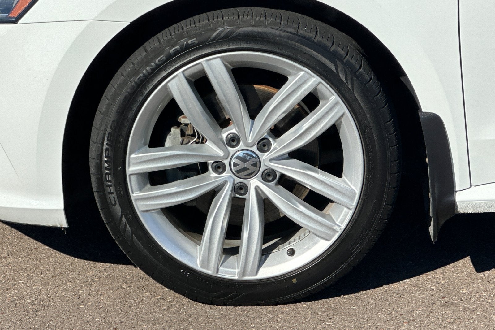 2019 Volkswagen Passat 2.0T Wolfsburg