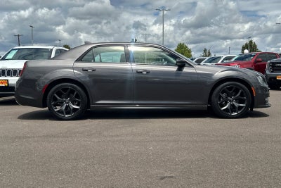 2022 Chrysler 300 Touring