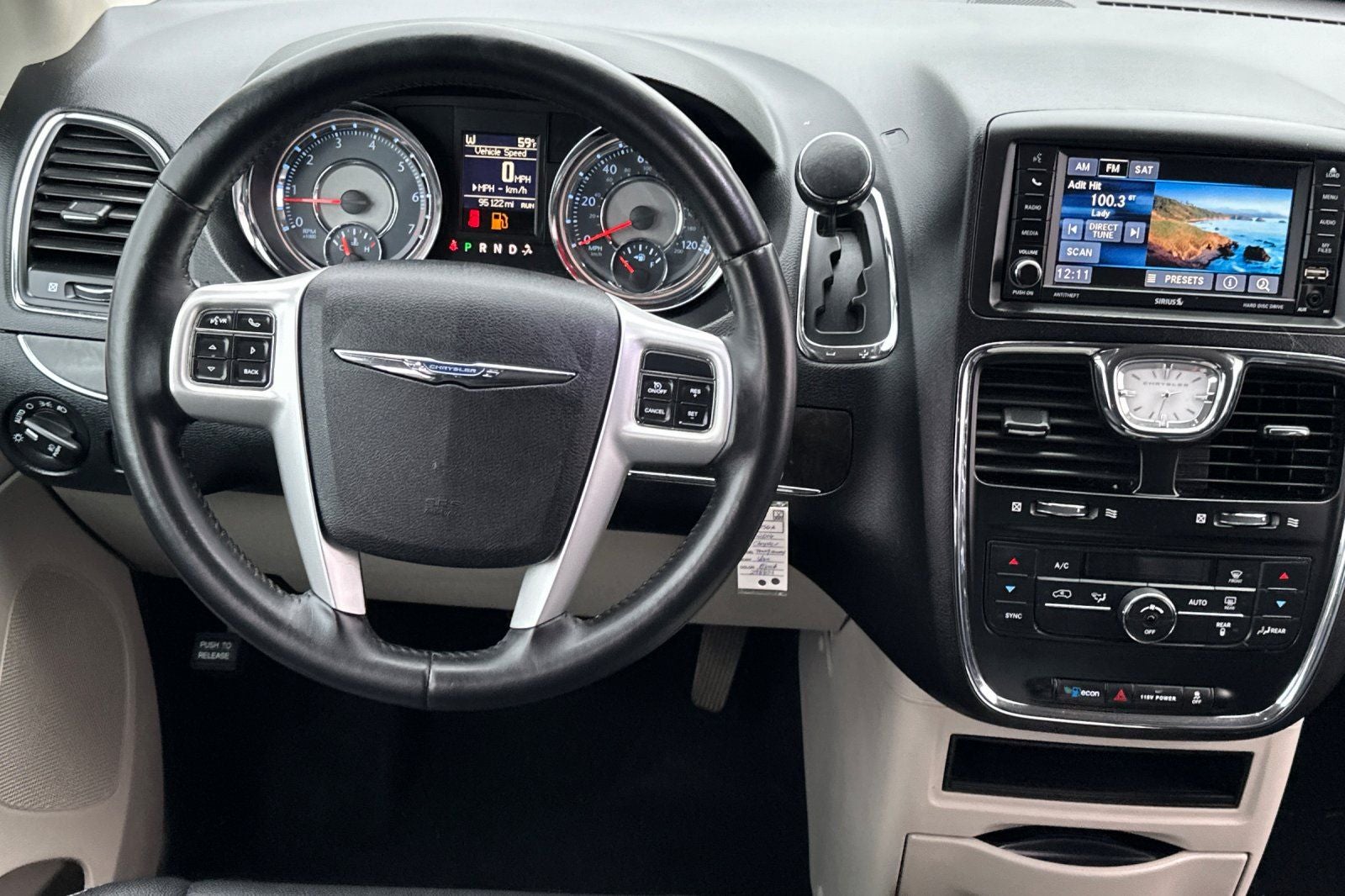 2016 Chrysler Town & Country Touring