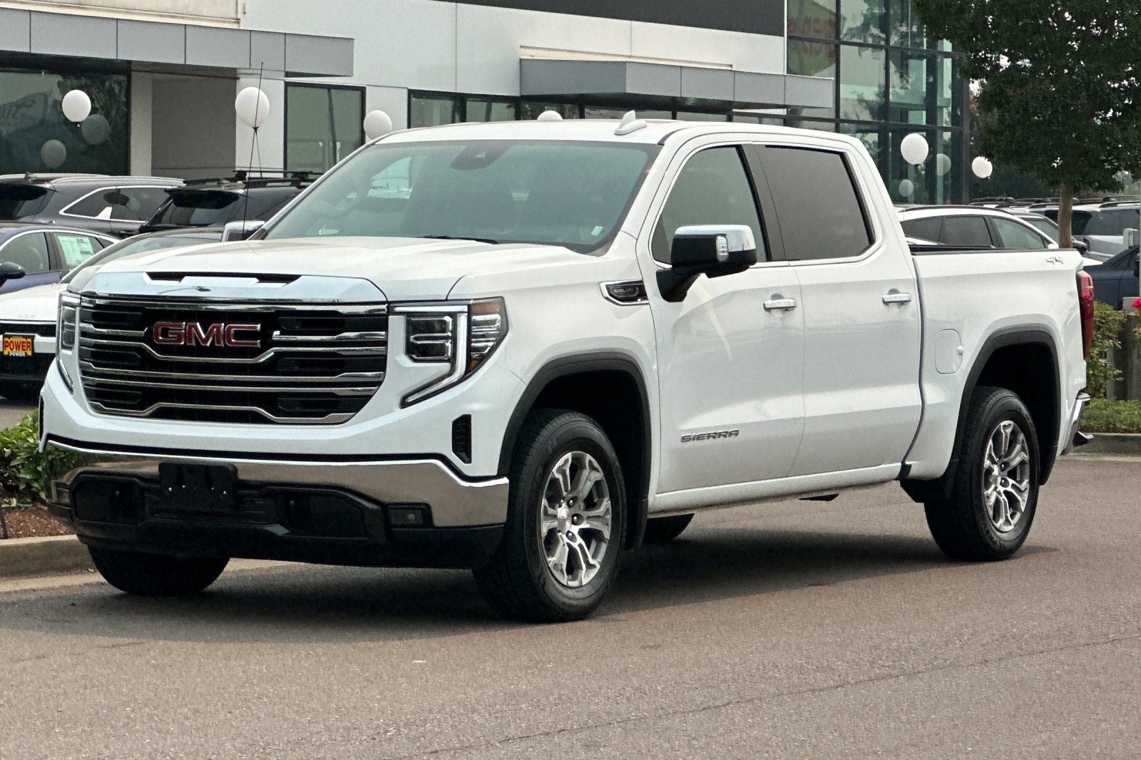 2024 GMC Sierra 1500 SLT