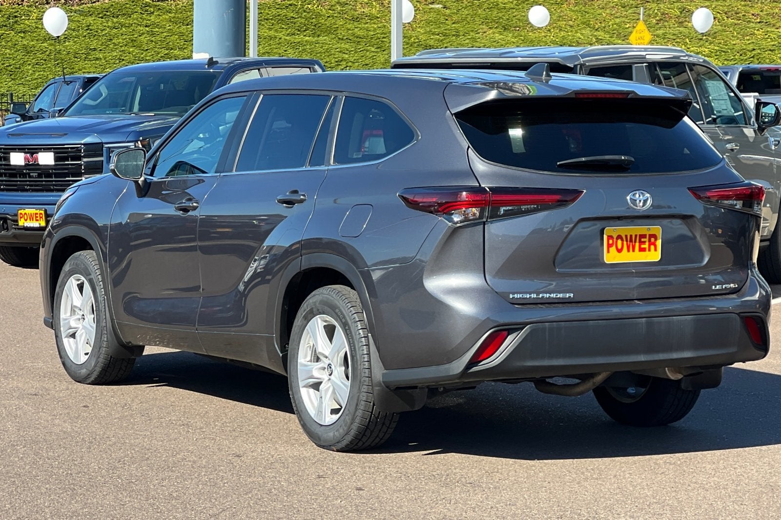 2024 Toyota Highlander LE