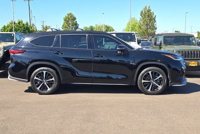 2022 Toyota Highlander XSE