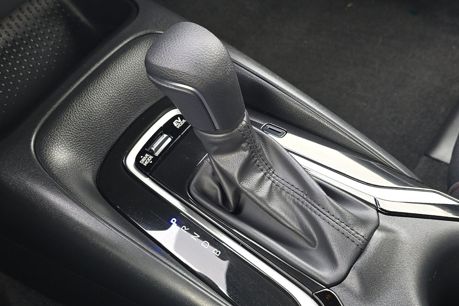 2025 Toyota Corolla Hybrid SE