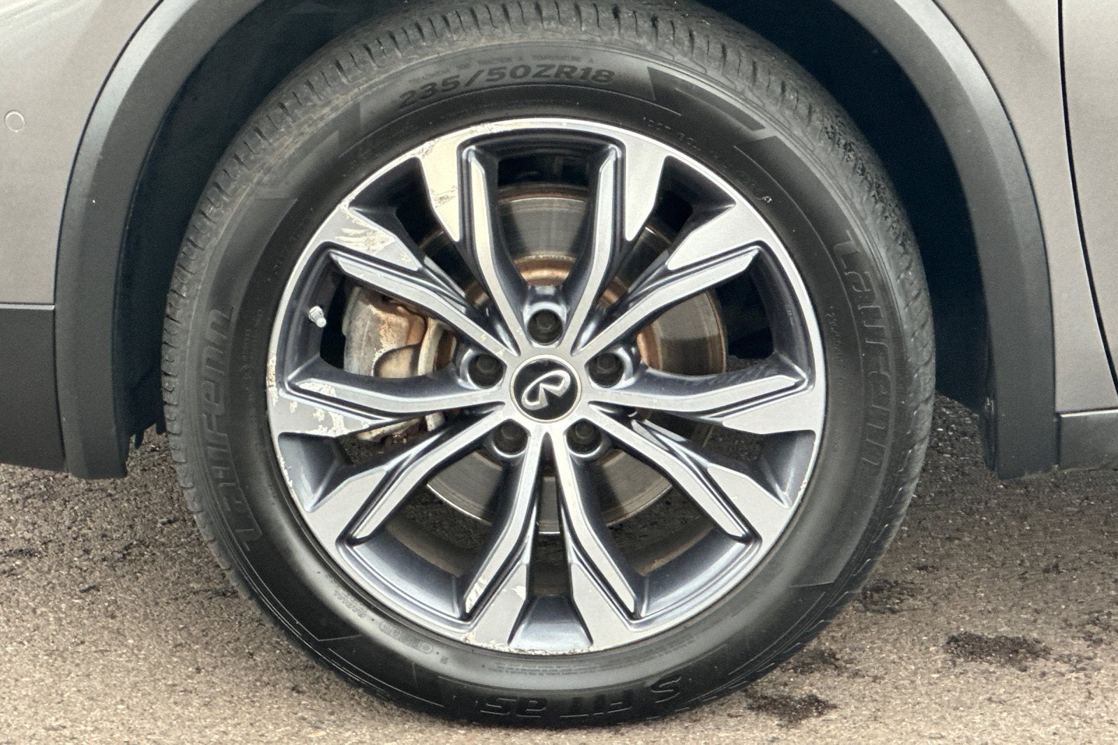 2017 INFINITI QX30 Premium