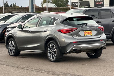 2017 INFINITI QX30 Premium