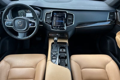2017 Volvo XC90 T6 Momentum
