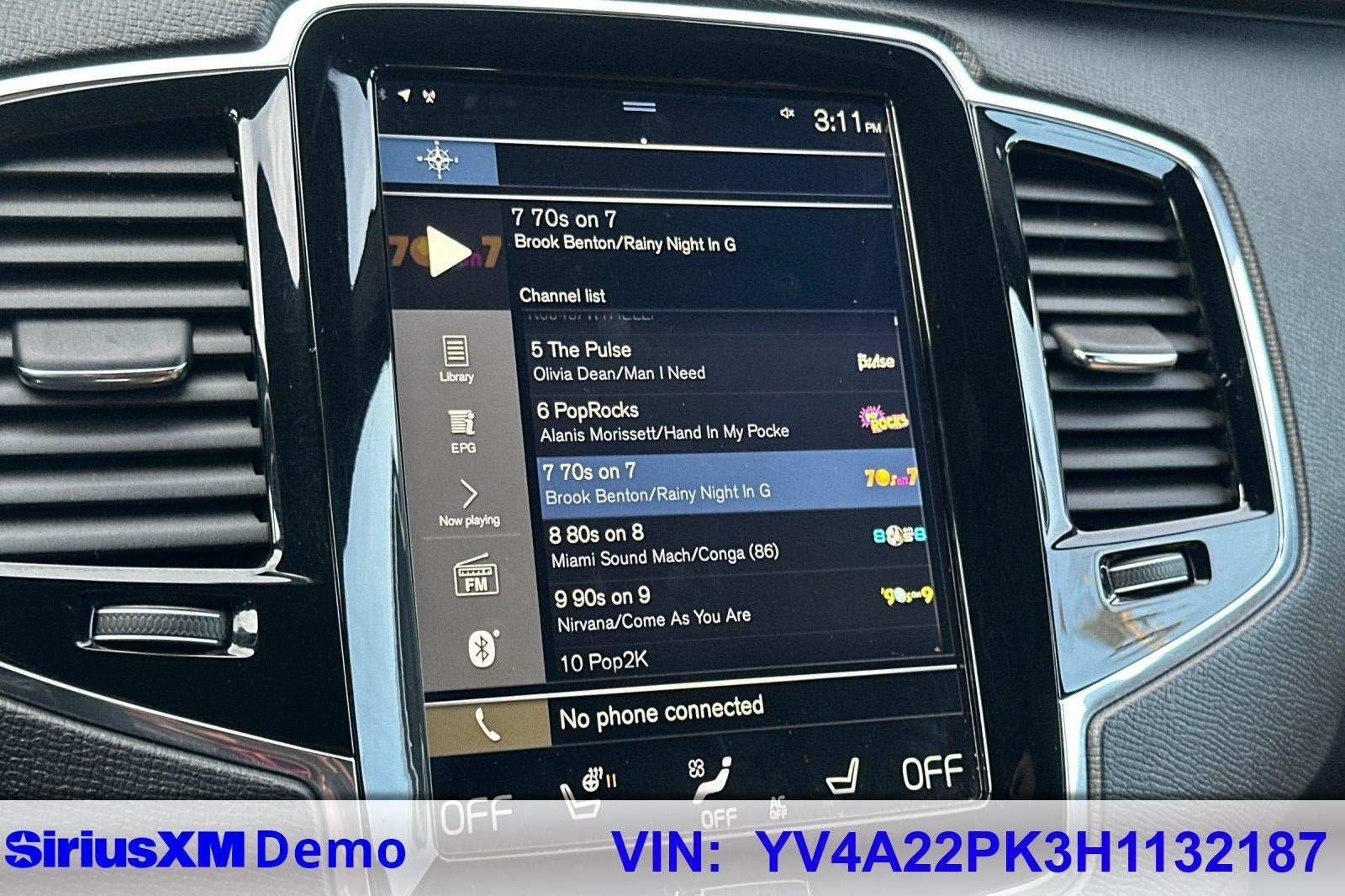 2017 Volvo XC90 T6 Momentum