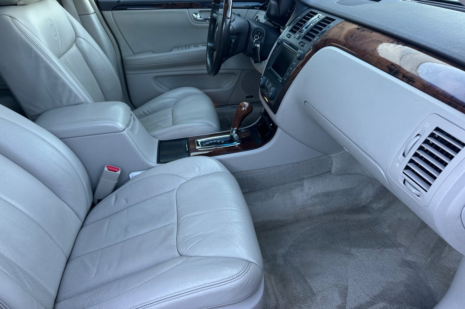 2010 Cadillac DTS Base