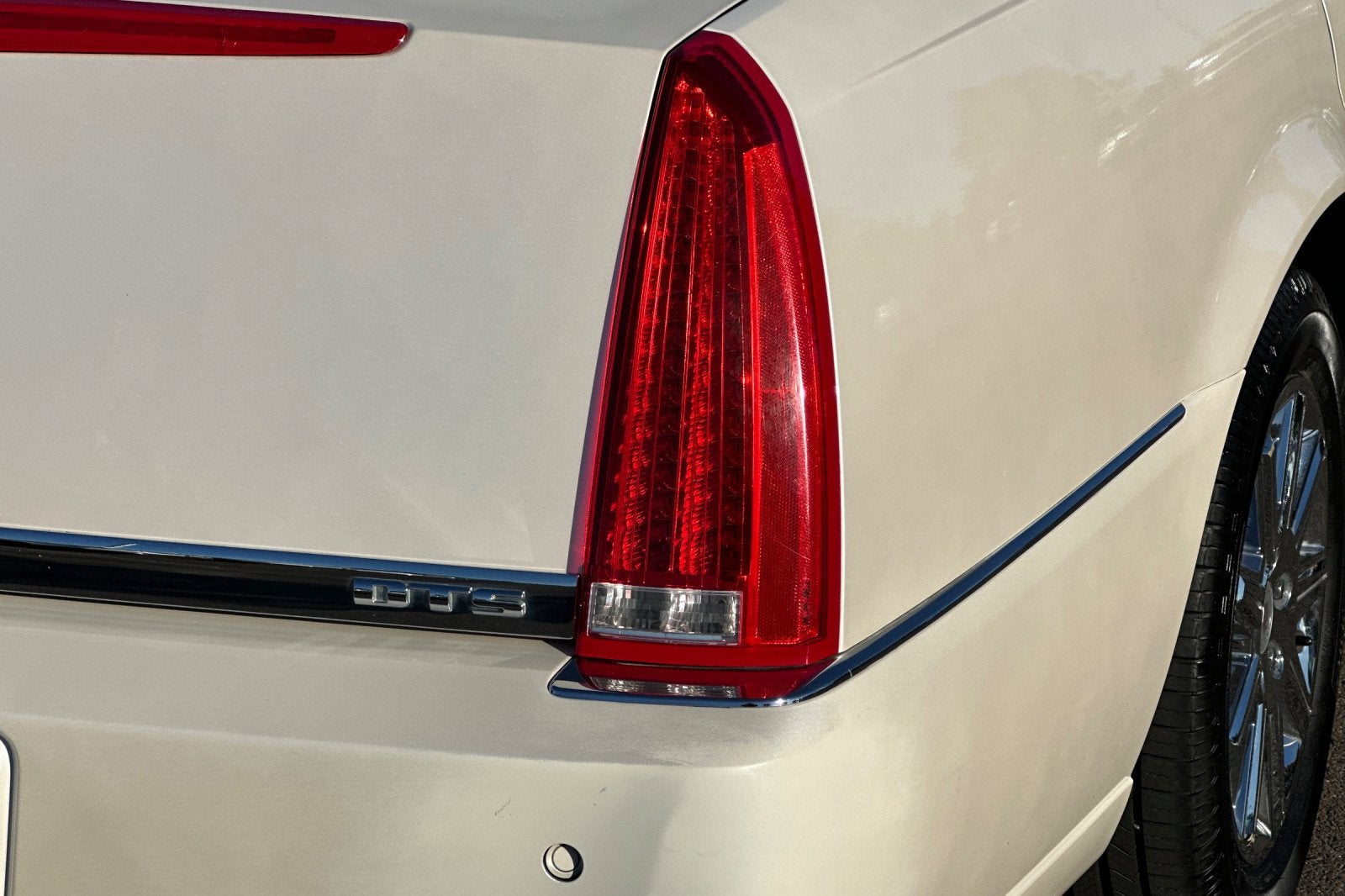 2010 Cadillac DTS Base