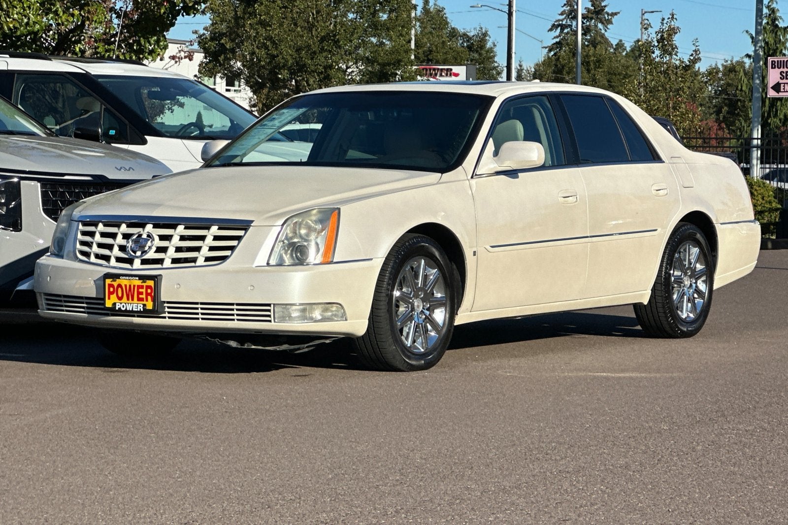 2010 Cadillac DTS Base