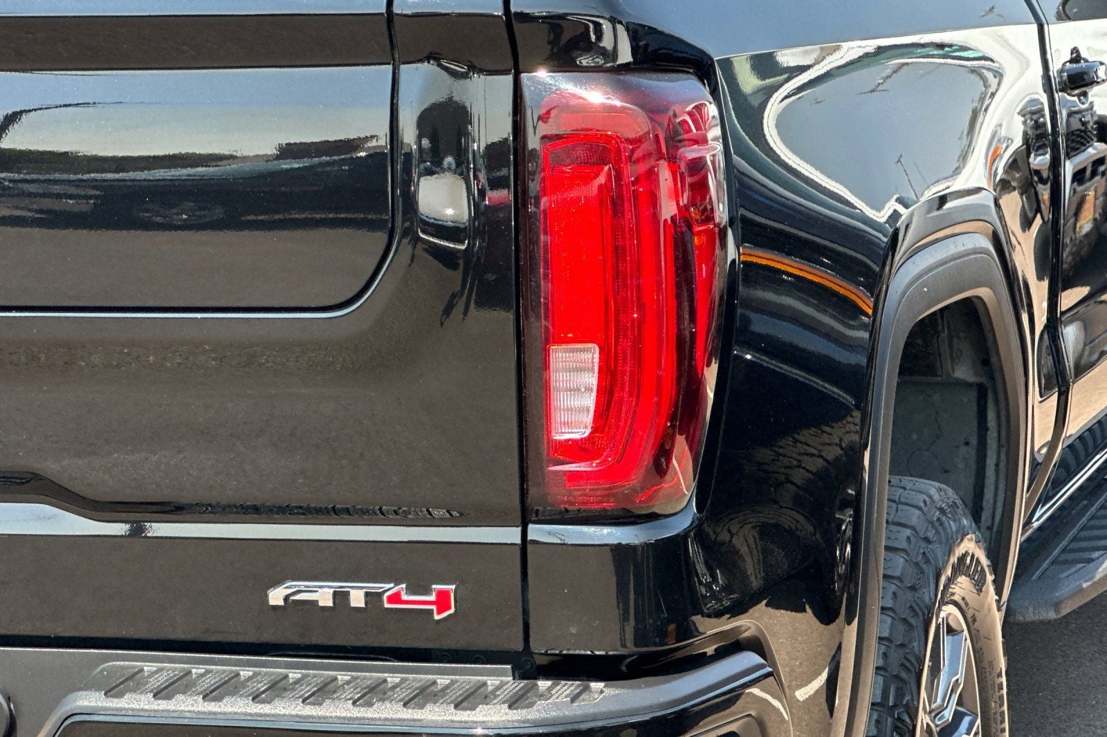 2024 GMC Sierra 1500 AT4