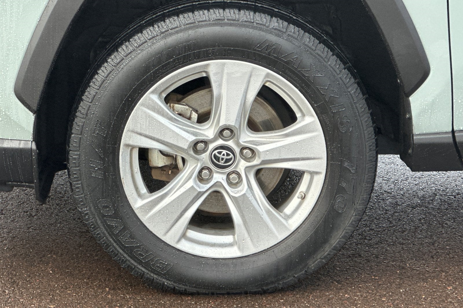 2019 Toyota RAV4 Hybrid XLE