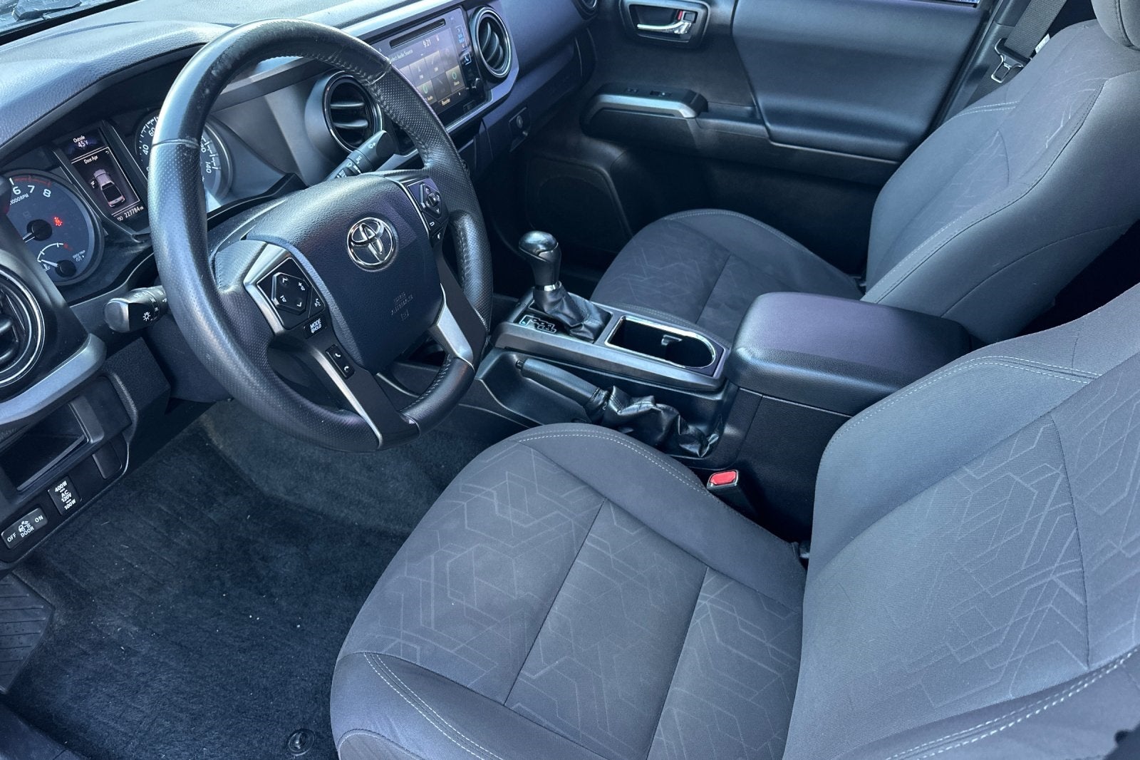 2016 Toyota Tacoma SR V6