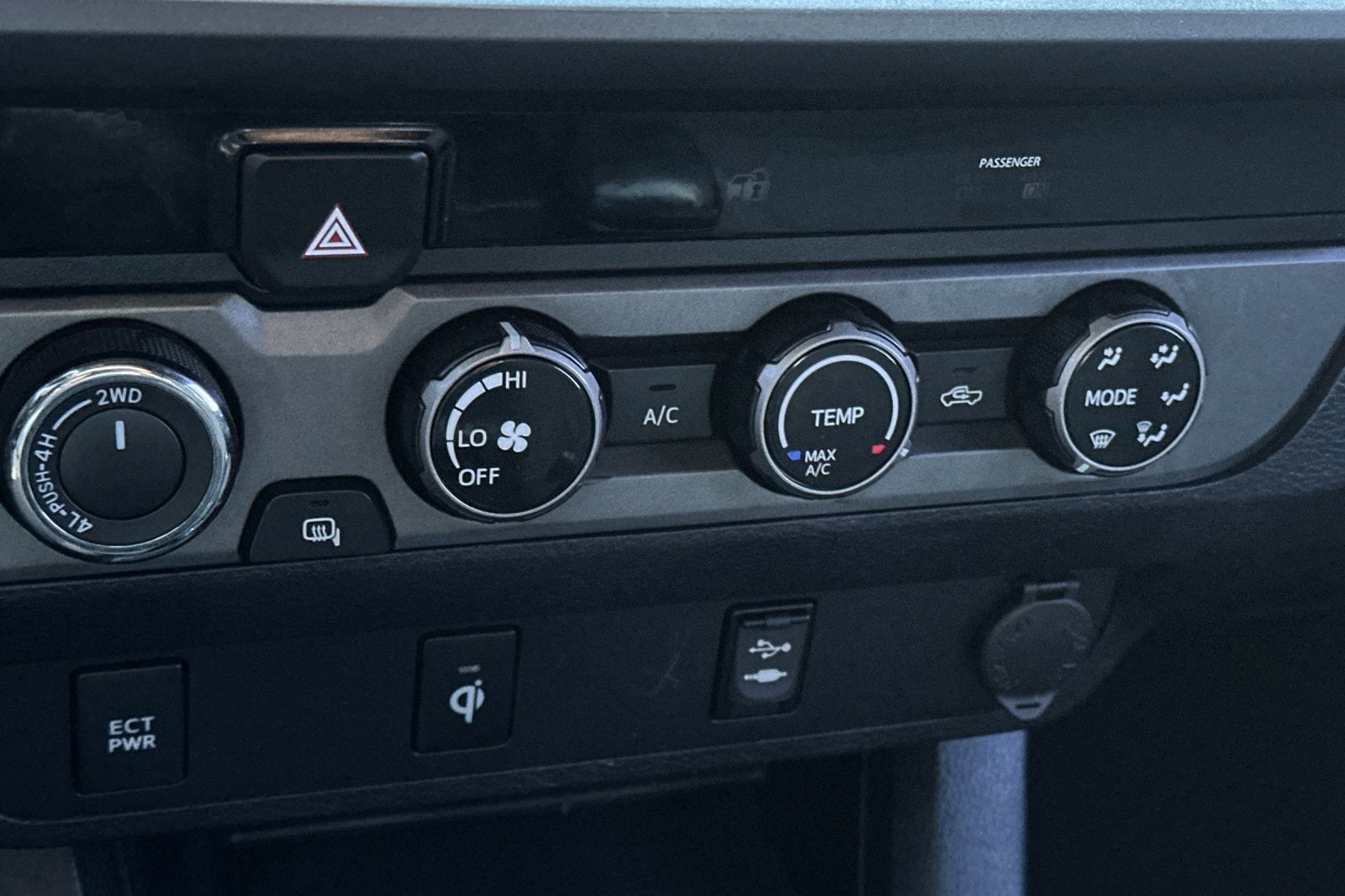 2016 Toyota Tacoma SR V6