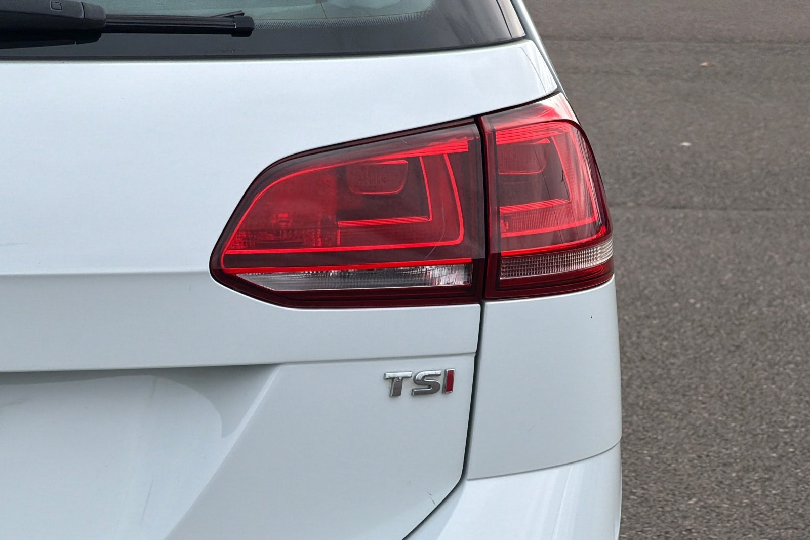 2016 Volkswagen Golf SportWagen SE