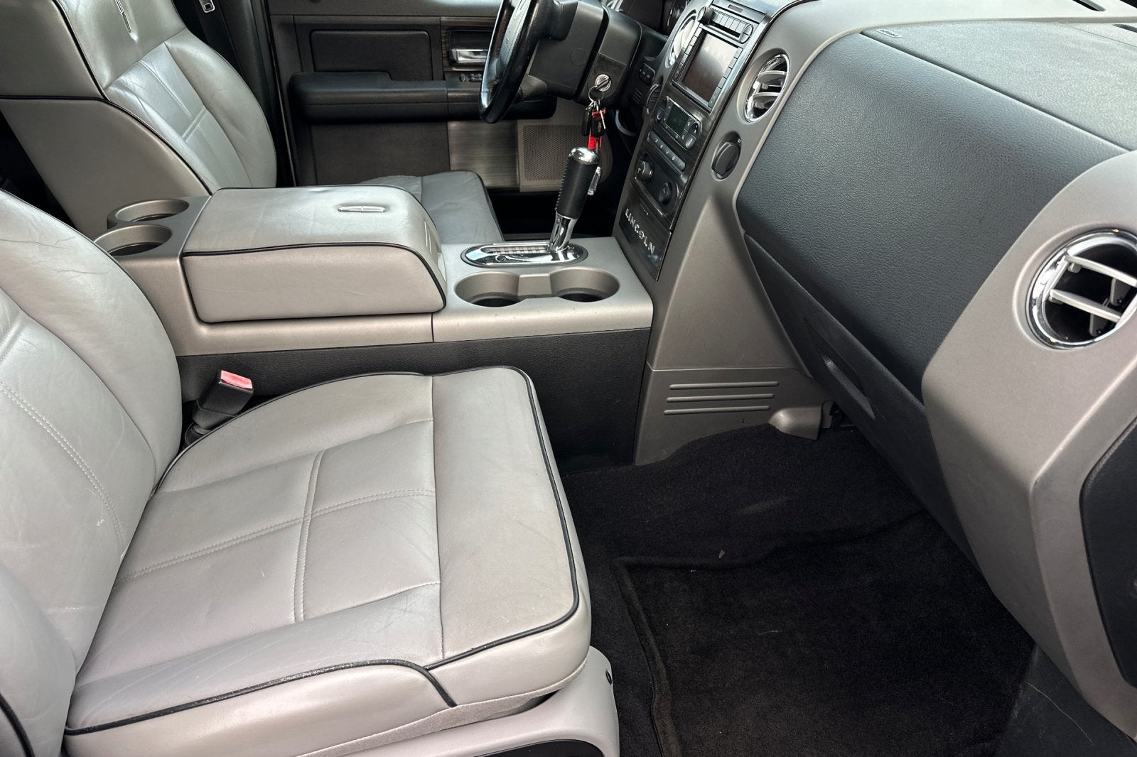 2007 Lincoln Mark LT Base
