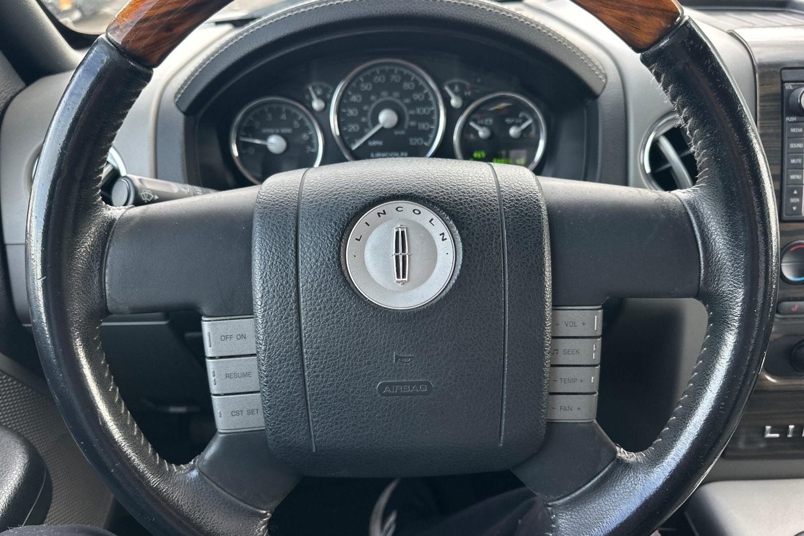 2007 Lincoln Mark LT Base