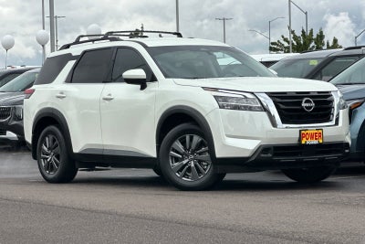 2022 Nissan Pathfinder SV