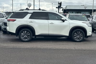 2022 Nissan Pathfinder SV