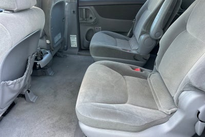 2004 Toyota Sienna LE