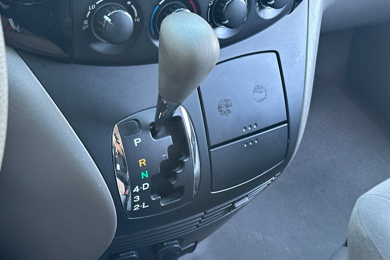 2004 Toyota Sienna LE