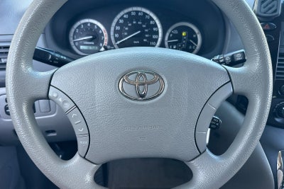 2004 Toyota Sienna LE