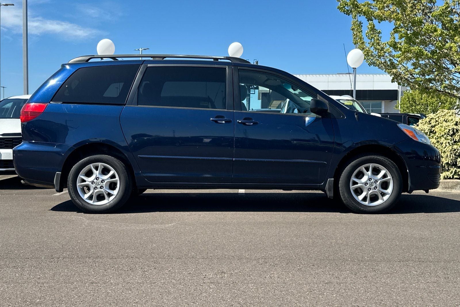 2004 Toyota Sienna LE