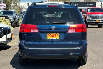 2004 Toyota Sienna LE