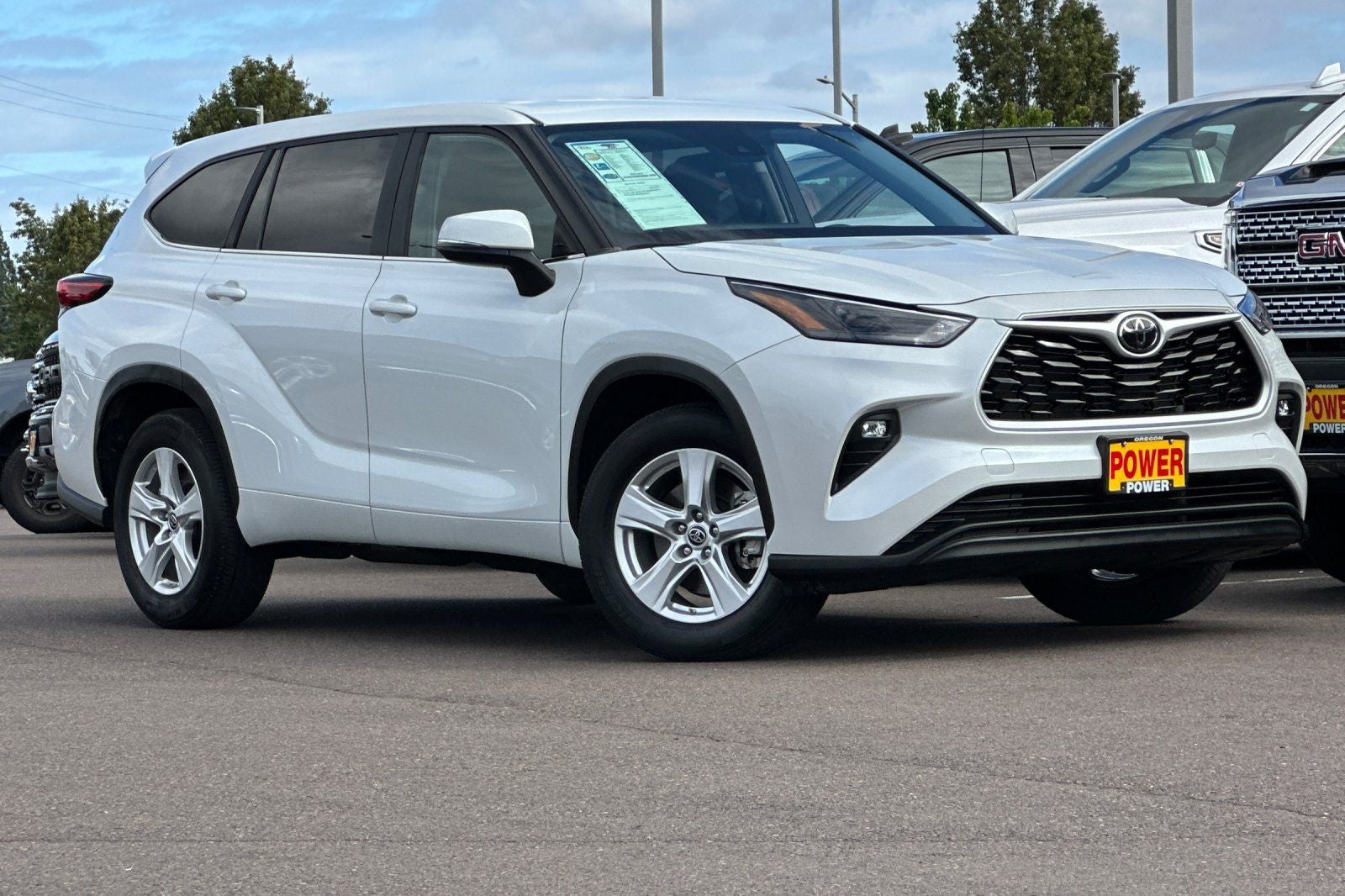 2023 Toyota Highlander LE
