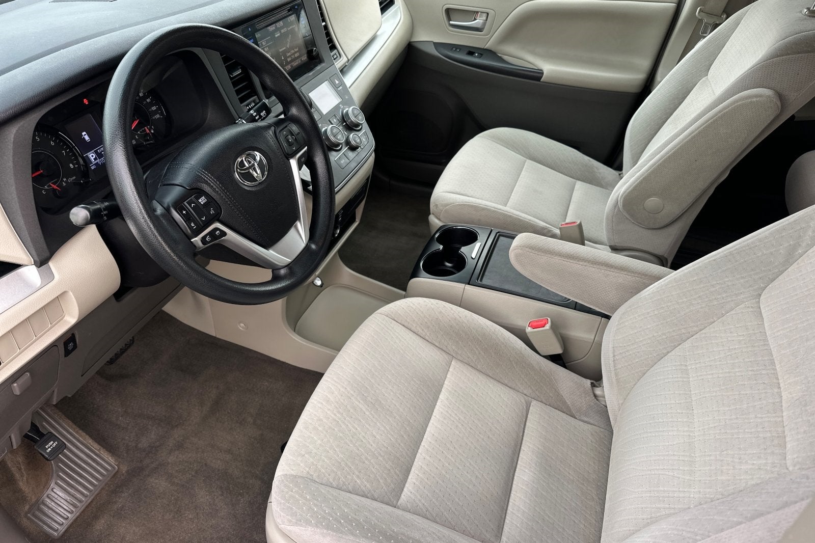 2015 Toyota Sienna LE