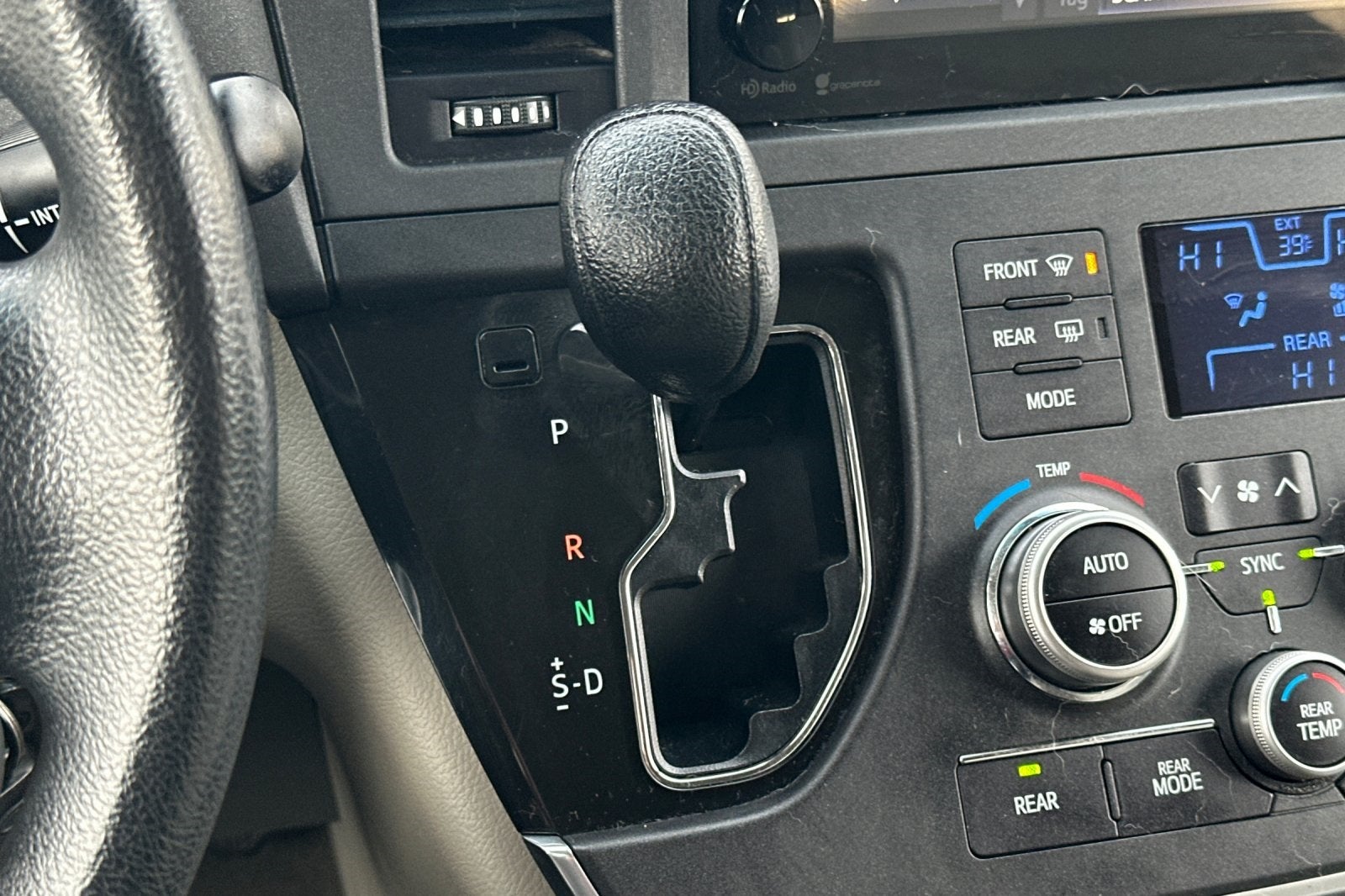 2015 Toyota Sienna LE