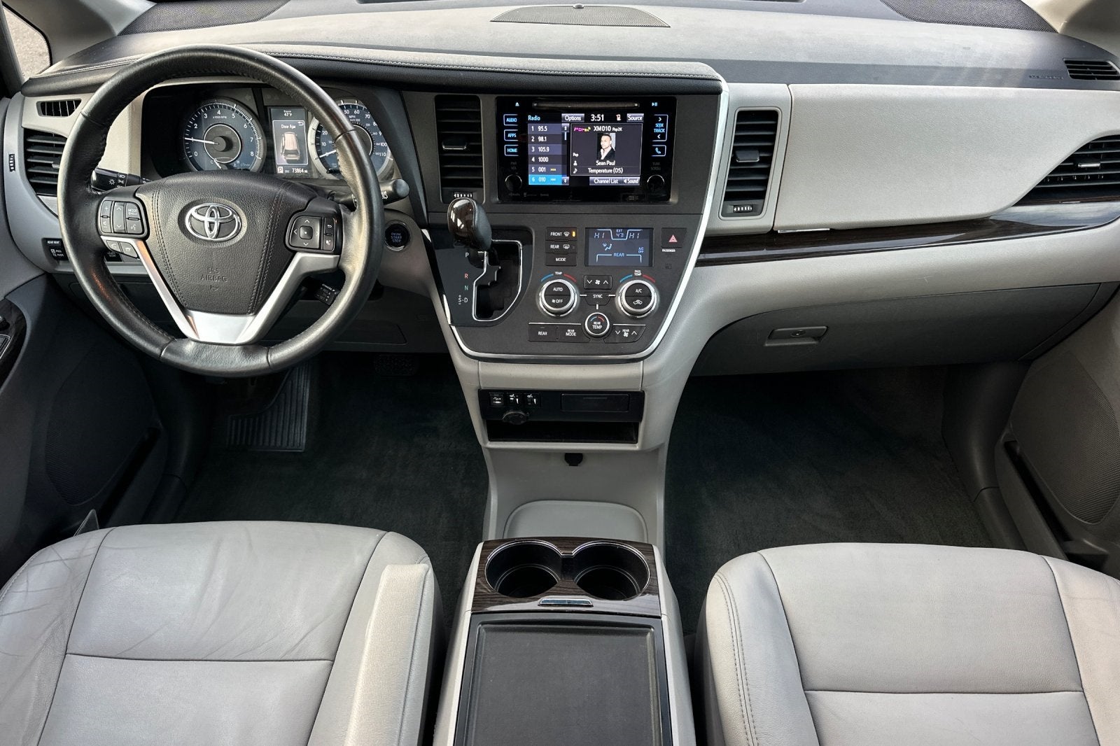 2017 Toyota Sienna XLE