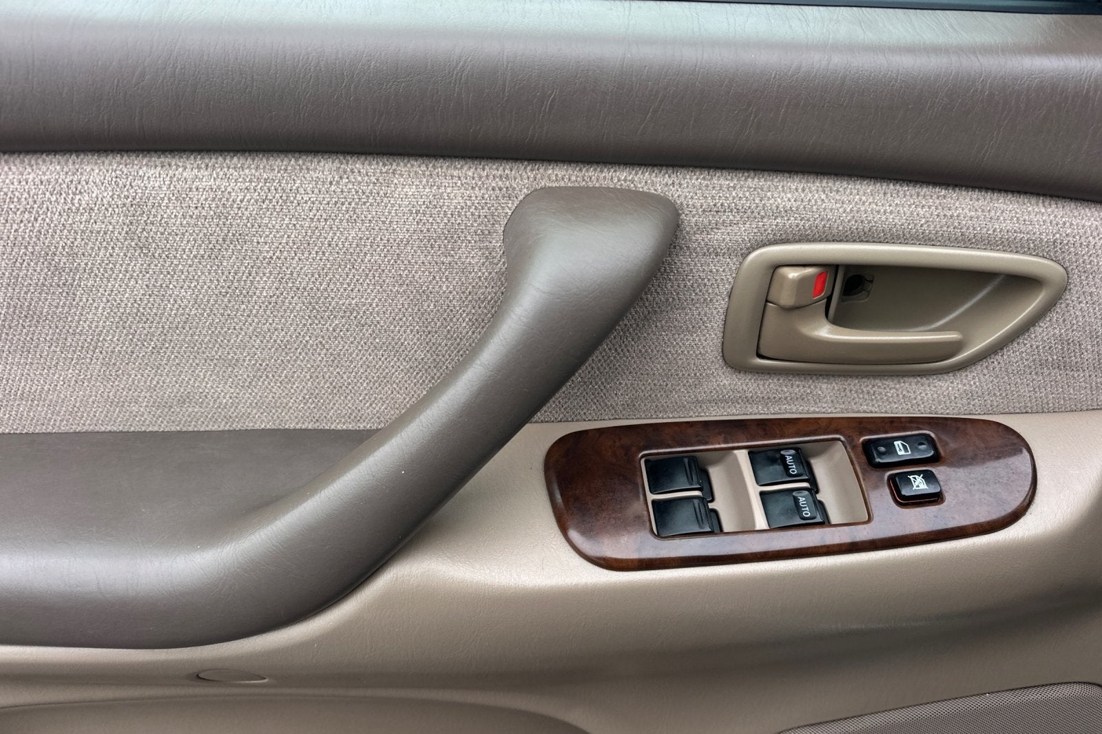 2003 Toyota Sequoia SR5