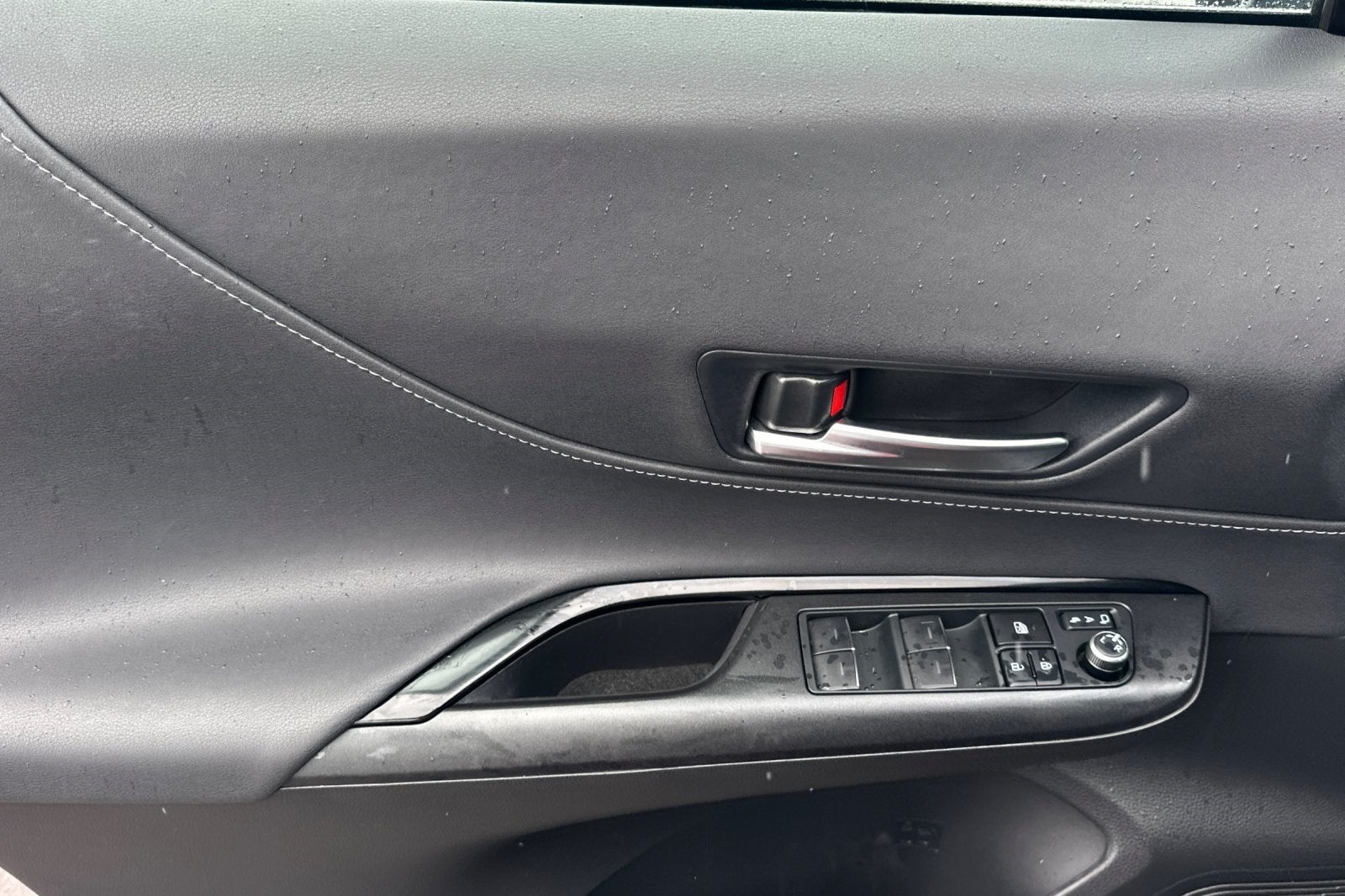 2024 Toyota Venza LE