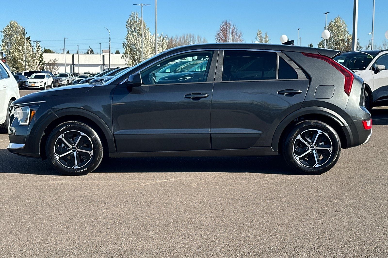 2024 Kia Niro LX