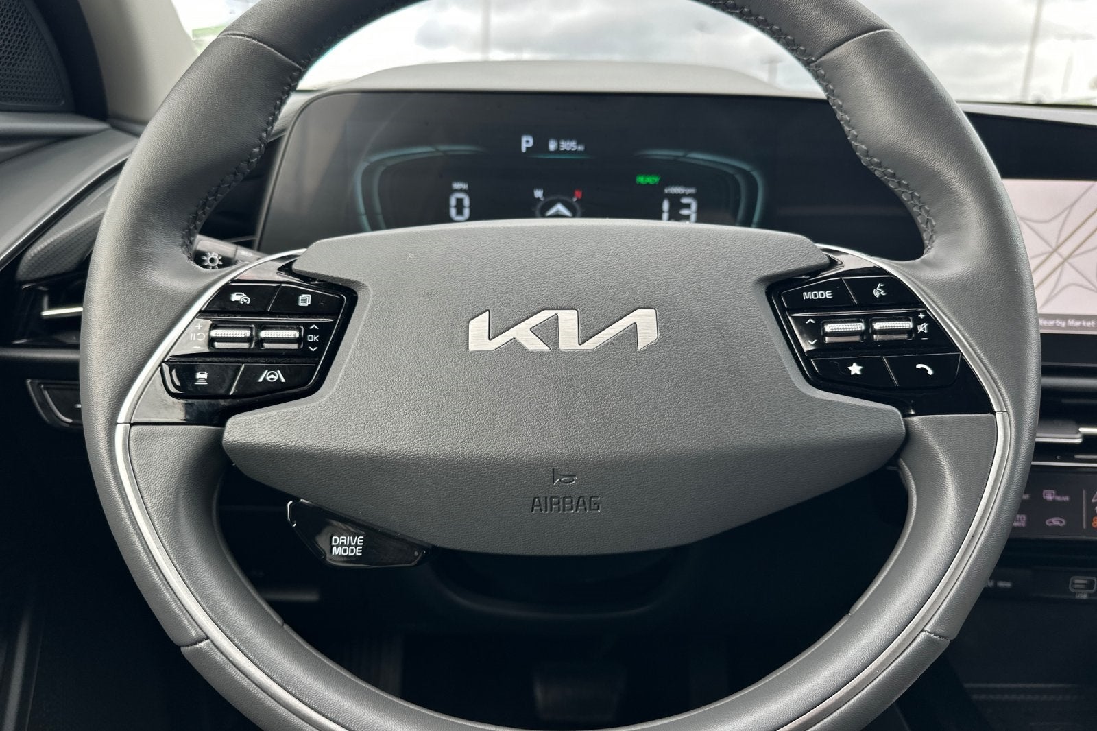 2023 Kia Niro SX