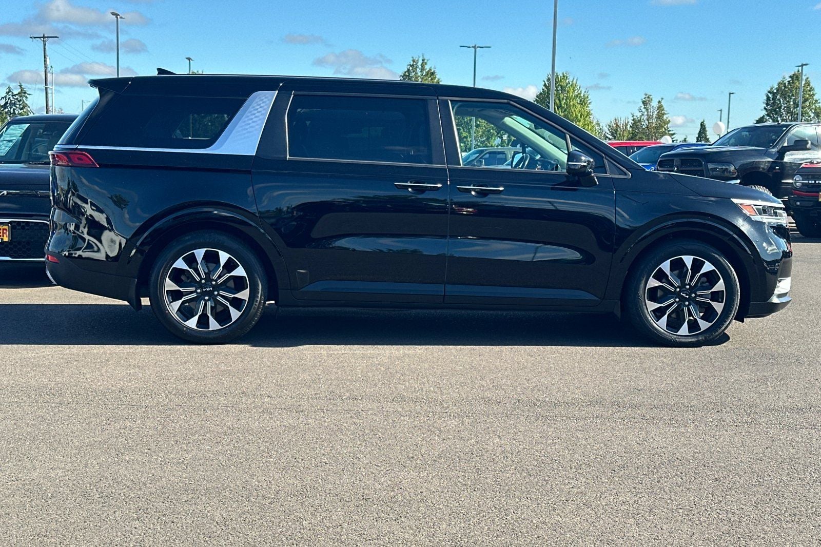 2022 Kia Carnival EX