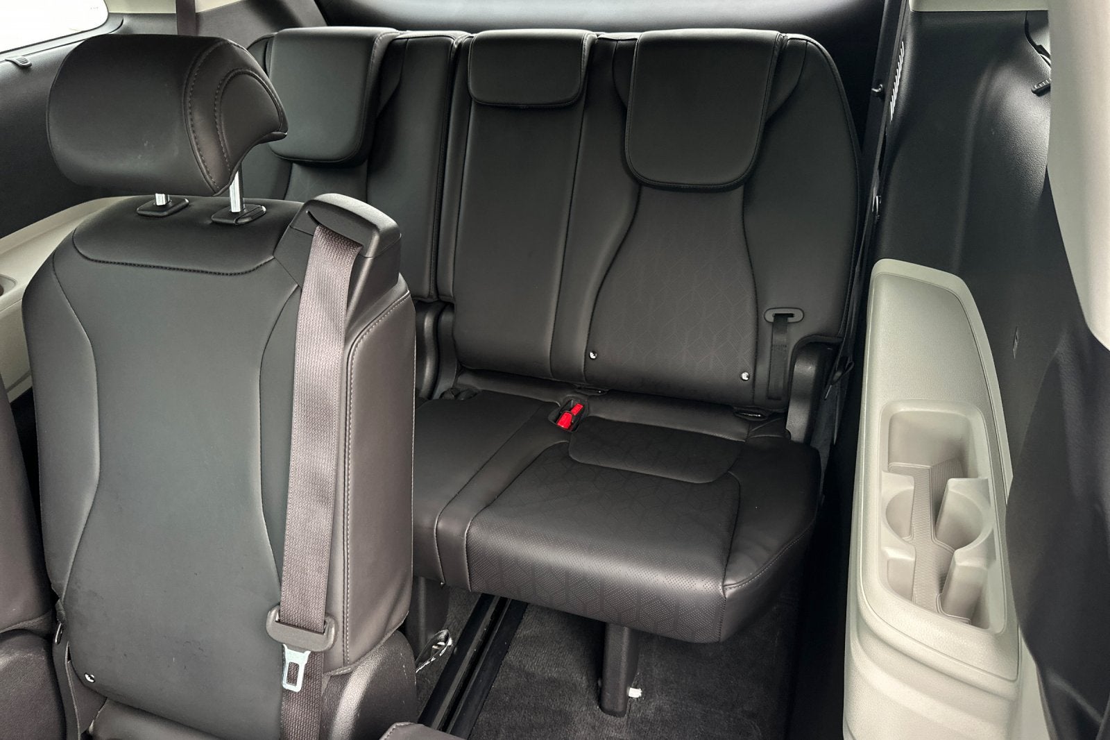 2024 Kia Carnival SX
