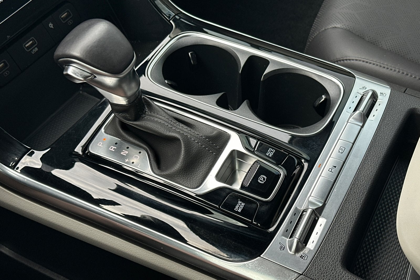 2024 Kia Carnival SX