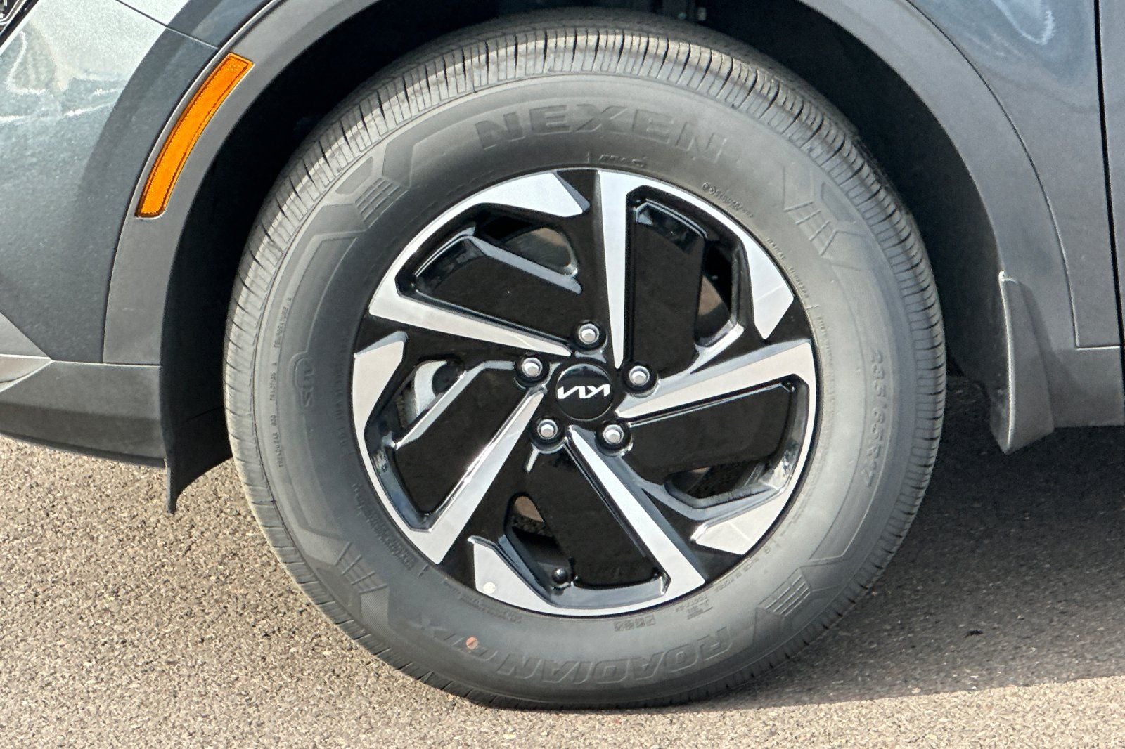 2025 Kia Sportage Hybrid LX