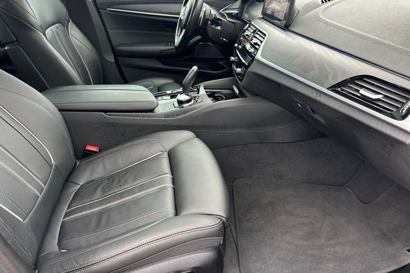 2023 BMW 5 Series M550i xDrive