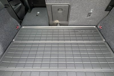 2025 Volvo XC40 B5 Ultra Dark Theme