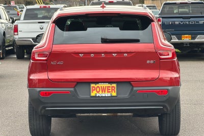 2025 Volvo XC40 B5 Ultra Dark Theme