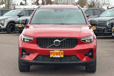 2025 Volvo XC40 B5 Ultra Dark Theme